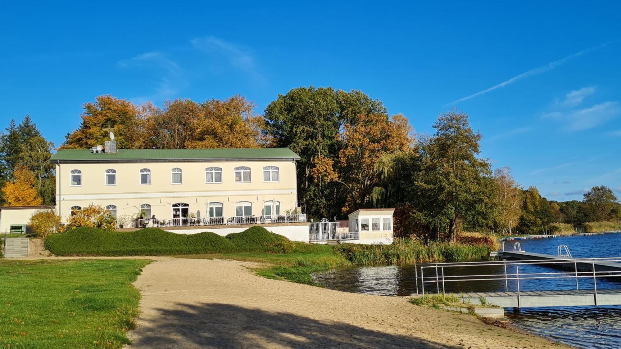 Hotel & Restaurant Haus Am See Locknitz Exterior foto